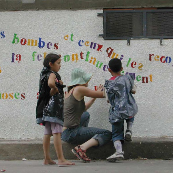 Pochoir sur mur extérieur à Nîmes