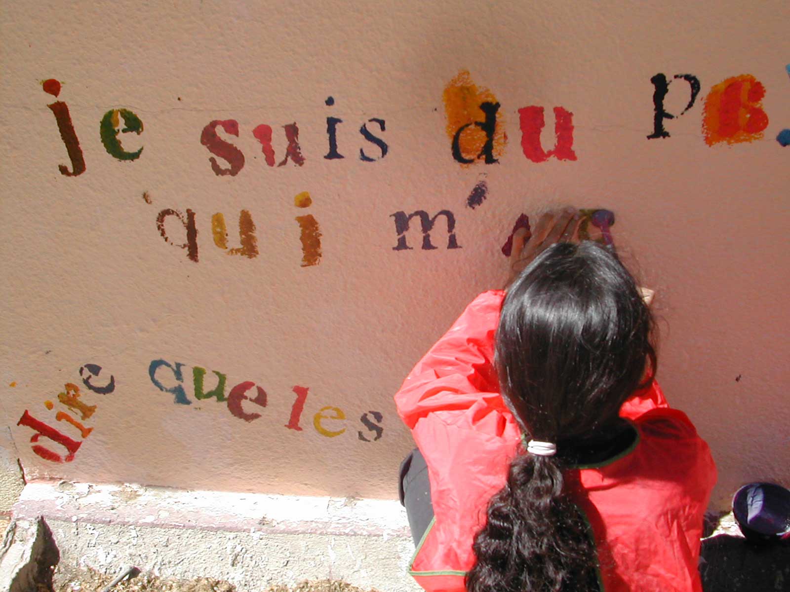 Pochoir sur mur extérieur à Nîmes